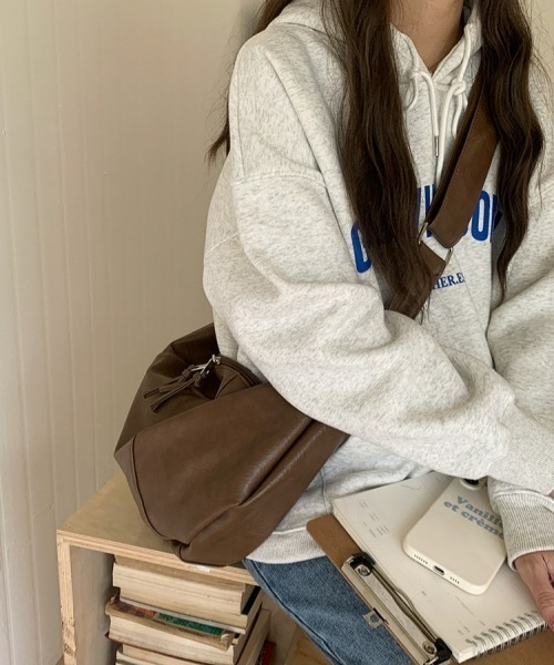 gossip！ロサンゼルス（ゴシップロサンゼルス）の「【Y2Kガーリー】レトロ ソフトPU 大容量ショルダーバッグ（ショルダーバッグ・レディース・ブラウン/ブラック/オフホワイト・FREE）」の5枚目の写真