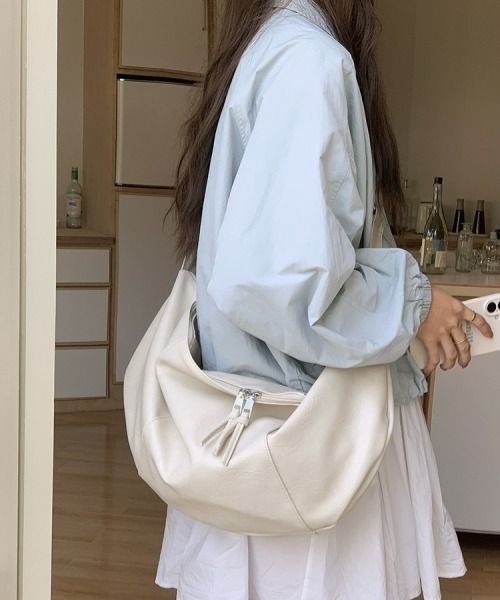 gossip！ロサンゼルス（ゴシップロサンゼルス）の「【Y2Kガーリー】レトロ ソフトPU 大容量ショルダーバッグ（ショルダーバッグ・レディース・ブラウン/ブラック/オフホワイト・FREE）」の12枚目の写真
