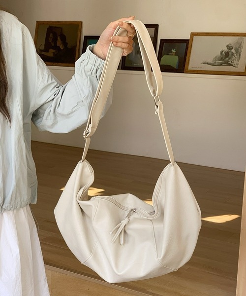 gossip！ロサンゼルス（ゴシップロサンゼルス）の「【Y2Kガーリー】レトロ ソフトPU 大容量ショルダーバッグ（ショルダーバッグ・レディース・ブラウン/ブラック/オフホワイト・FREE）」の13枚目の写真