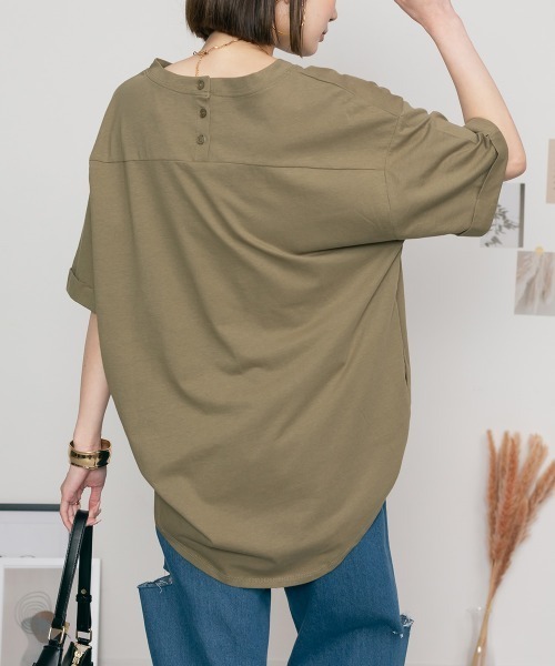 aity(アイティ)の「M-5L ロールアップ オーバーサイズ半袖カットソー 夏服(Tシャツ/カットソー・レディース・杢グレー/カーキ/ブラック/オフホワイト・M~L/4L~5L/LL~3L)」の13枚目の写真