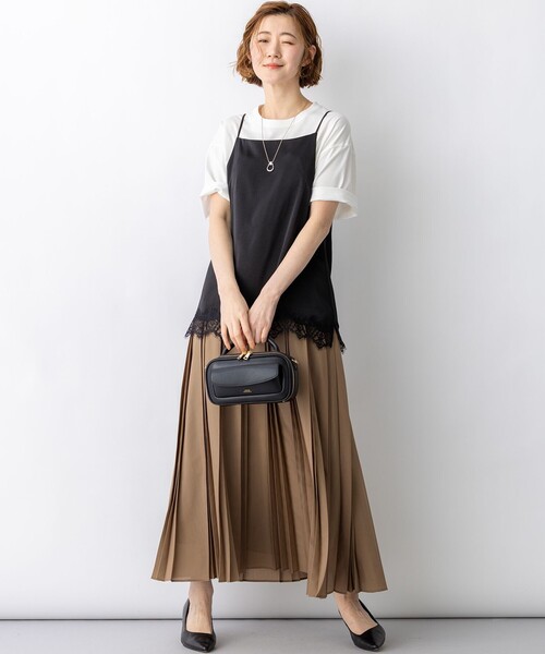 23区 S(ニジュウサンクチイサイサイズ)の「シャツテール ロゴTEE(Tシャツ/カットソー・レディース・ベージュ系/ホワイト系/ダルブルー系/グレー系・32)」の9枚目の写真