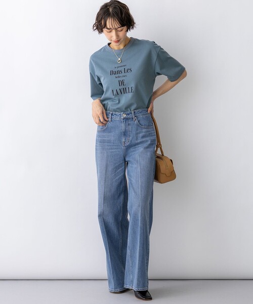 23区 S(ニジュウサンクチイサイサイズ)の「シャツテール ロゴTEE(Tシャツ/カットソー・レディース・ベージュ系/ホワイト系/ダルブルー系/グレー系・32)」の12枚目の写真