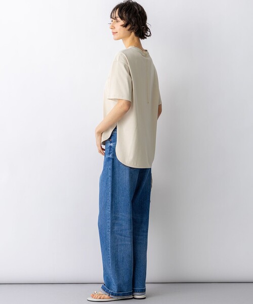 23区 S(ニジュウサンクチイサイサイズ)の「シャツテール ロゴTEE(Tシャツ/カットソー・レディース・ベージュ系/ホワイト系/ダルブルー系/グレー系・32)」の18枚目の写真