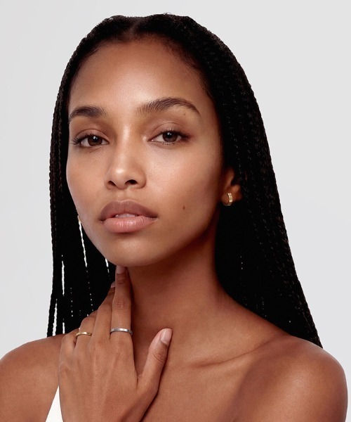Daniel Wellington(ダニエルウェリントン)の「Line Earrings 3.5/5.5MM ローズゴールド/ゴールド/シルバー(ピアス(両耳用)・レディース・シルバー系その他/シルバー/ゴールド系その他/ピンクゴールド/イエローゴールド・3.5/5.5)」の18枚目の写真