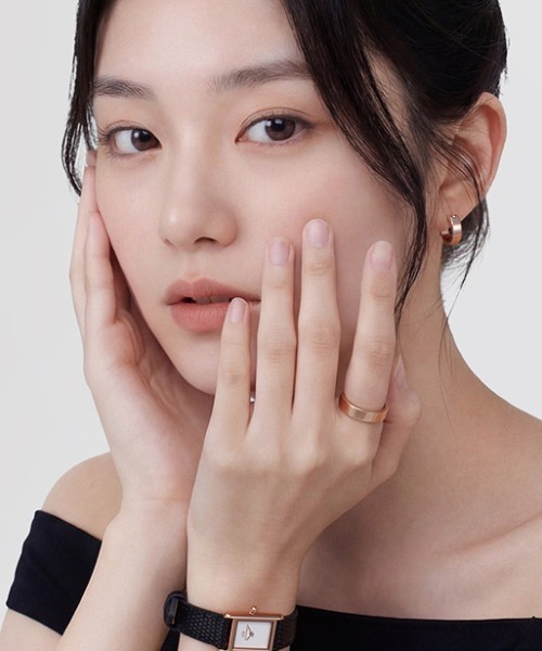 Daniel Wellington(ダニエルウェリントン)の「Line Earrings 3.5/5.5MM ローズゴールド/ゴールド/シルバー(ピアス(両耳用)・レディース・シルバー系その他/シルバー/ゴールド系その他/ピンクゴールド/イエローゴールド・3.5/5.5)」の20枚目の写真