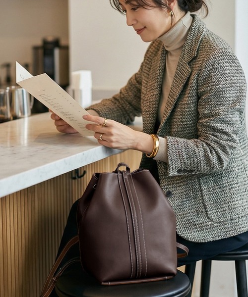 STYLE DELI（スタイルデリ）の「【DELI by】2WAYリアルレザードローストリングバッグ（ショルダーバッグ・レディース・ダークブラウン/ブラック・FREE）」の11枚目の写真