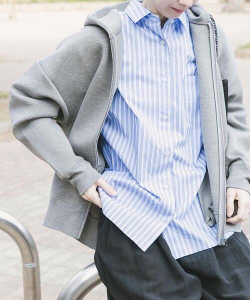 ITEMS URBANRESEARCH（アイテムズ アーバンリサーチ）の「ダンボールオーバーサイズパーカー（パーカー・レディース・グレー/ホワイト系その他/チャコールグレー・FREE）」の6枚目の写真