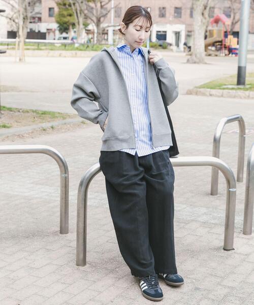 ITEMS URBANRESEARCH（アイテムズ アーバンリサーチ）の「ダンボールオーバーサイズパーカー（パーカー・レディース・グレー/ホワイト系その他/チャコールグレー・FREE）」の8枚目の写真
