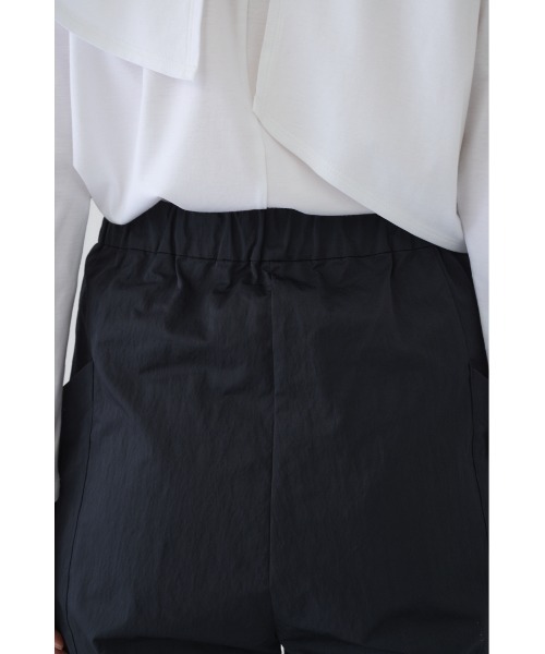 RIM.ARK(リムアーク)の「Large pocket PT ラージ ポケット パンツ(スラックス・レディース・ブラック/ネイビー・38/36)」の13枚目の写真