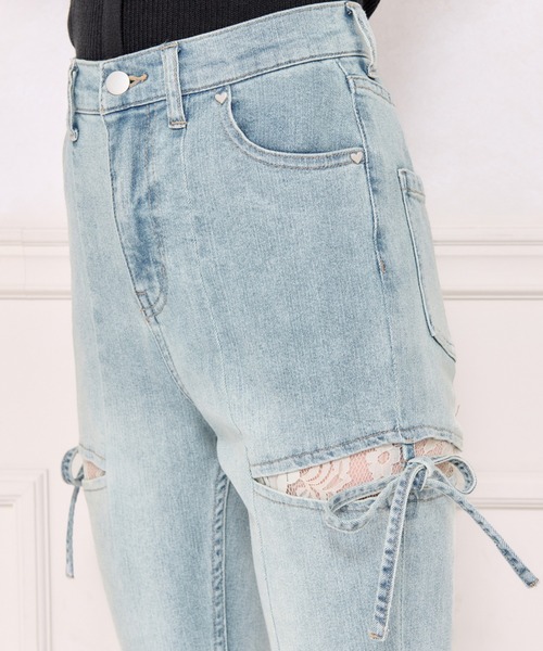 apres jour（アプレジュール）の「【4サイズ展開】サイドカットレースデニム（デニムパンツ・レディース・ライトブルー/ブルー・X-SMALL/SMALL/MEDIUM/LARGE）」の7枚目の写真