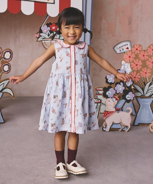 Cath Kidston(キャスキッドソン)の「キッズ ラウンドカラー ノースリーブ ワンピース Hackney Dogs(ワンピース・キッズ・ブルー・122/110/98)」の5枚目の写真