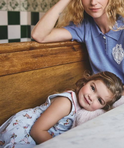 Cath Kidston(キャスキッドソン)の「キッズ ラウンドカラー ノースリーブ ワンピース Hackney Dogs(ワンピース・キッズ・ブルー・122/110/98)」の10枚目の写真