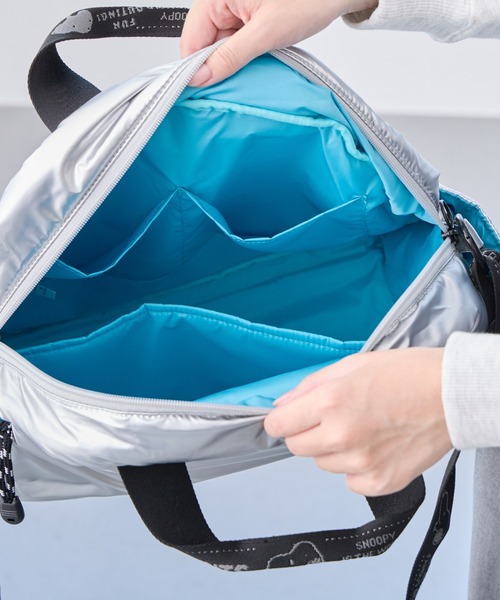 ROOTOTE(ルートート)の「ROOTOTE ルートート IP.MedPadded.Peanuts-0S(ショルダーバッグ・レディース・ベージュ/シルバー・FREE)」の3枚目の写真