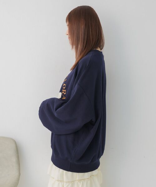 RETRO GIRL（レトロガール）の「ロゴ刺繍トレーナー（スウェット・レディース・ライトグレー/ホワイト系その他/ブルー・FREE）」の4枚目の写真