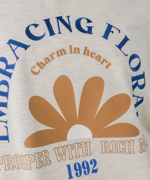 RETRO GIRL（レトロガール）の「ロゴ刺繍トレーナー（スウェット・レディース・ライトグレー/ホワイト系その他/ブルー・FREE）」の6枚目の写真