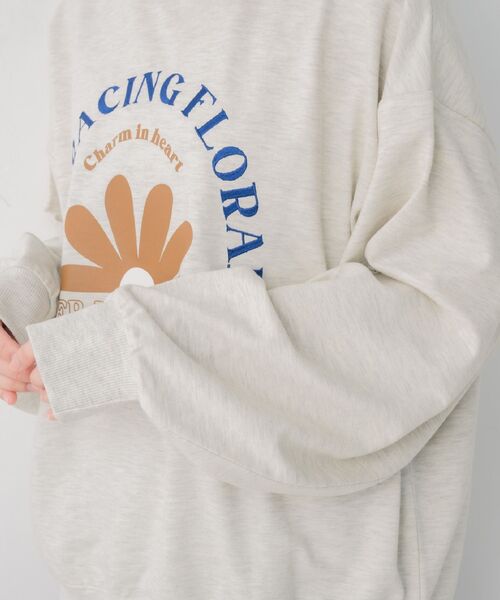 RETRO GIRL（レトロガール）の「ロゴ刺繍トレーナー（スウェット・レディース・ライトグレー/ホワイト系その他/ブルー・FREE）」の7枚目の写真