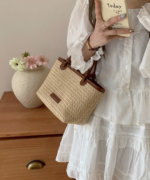 mebole(メボレ)の「Natural Square Basket Bag(ショルダーバッグ・レディース・アイボリー/ブラウン・FREE)」の9枚目の写真