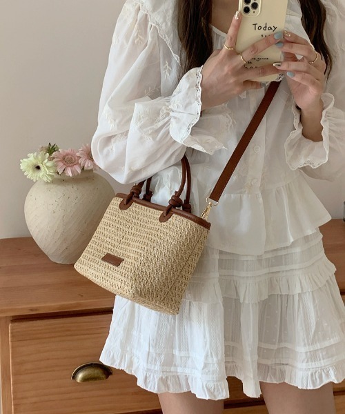 mebole(メボレ)の「Natural Square Basket Bag(ショルダーバッグ・レディース・アイボリー/ブラウン・FREE)」の12枚目の写真