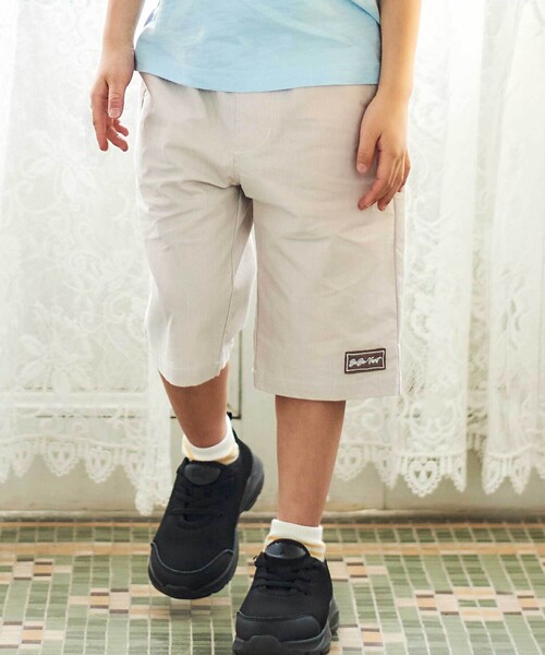 BeBe(ベベ)の「コードレーンネーム付ハーフパンツ(その他パンツ・キッズ・ベージュ系その他/ブルー系その他2・100cm/130cm/120cm/150cm/140cm/110cm)」の1枚目の写真