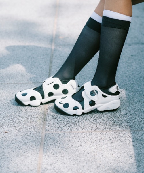 NIKE(ナイキ)の「W AIR RIFT IR1226-100(サンダル・レディース・ホワイト・23.0cm/29.0cm/28.0cm/27.0cm/26.0cm/25.0cm/24.0cm/22.0cm)」の11枚目の写真