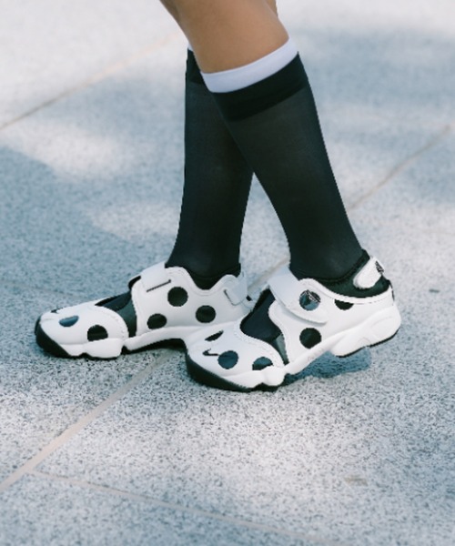 NIKE(ナイキ)の「W AIR RIFT IR1226-100(サンダル・レディース・ホワイト・23.0cm/29.0cm/28.0cm/27.0cm/26.0cm/25.0cm/24.0cm/22.0cm)」の2枚目の写真