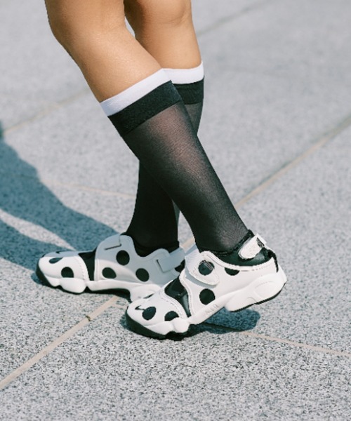 NIKE(ナイキ)の「W AIR RIFT IR1226-100(サンダル・レディース・ホワイト・23.0cm/29.0cm/28.0cm/27.0cm/26.0cm/25.0cm/24.0cm/22.0cm)」の3枚目の写真