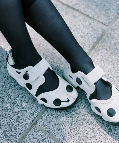 NIKE(ナイキ)の「W AIR RIFT IR1226-100(サンダル・レディース・ホワイト・23.0cm/29.0cm/28.0cm/27.0cm/26.0cm/25.0cm/24.0cm/22.0cm)」の9枚目の写真
