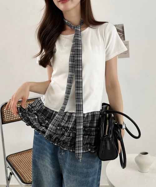 Ada.(エイダ)の「タイ付き チェック柄 レイヤード風 フリル Tシャツ(Tシャツ/カットソー・レディース・ブラック/アイボリー・FREE)」の4枚目の写真