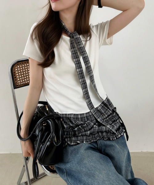 Ada.(エイダ)の「タイ付き チェック柄 レイヤード風 フリル Tシャツ(Tシャツ/カットソー・レディース・ブラック/アイボリー・FREE)」の3枚目の写真