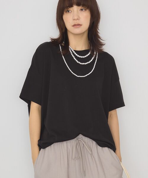 AMERICAN HOLIC(アメリカンホリック)の「【接触冷感+UVカット】半袖コクーンカットプルオーバー(Tシャツ/カットソー・レディース・ブラック/オフホワイト/イエロー/ネイビー/ブルーグリーン/グレイッシュベージュ/ピンク/モカ/ブルー/オレンジ/ブラウン/チャコールグレー・M/L)」の3枚目の写真