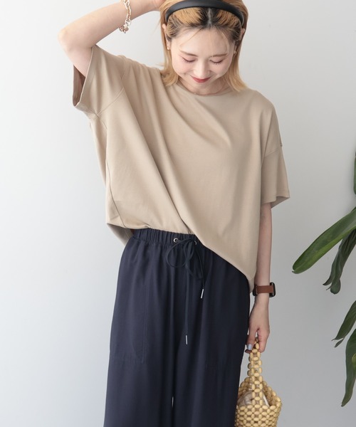 AMERICAN HOLIC(アメリカンホリック)の「【接触冷感+UVカット】半袖コクーンカットプルオーバー(Tシャツ/カットソー・レディース・ブラック/オフホワイト/イエロー/ネイビー/ブルーグリーン/グレイッシュベージュ/ピンク/モカ/ブルー/オレンジ/ブラウン/チャコールグレー・M/L)」の6枚目の写真