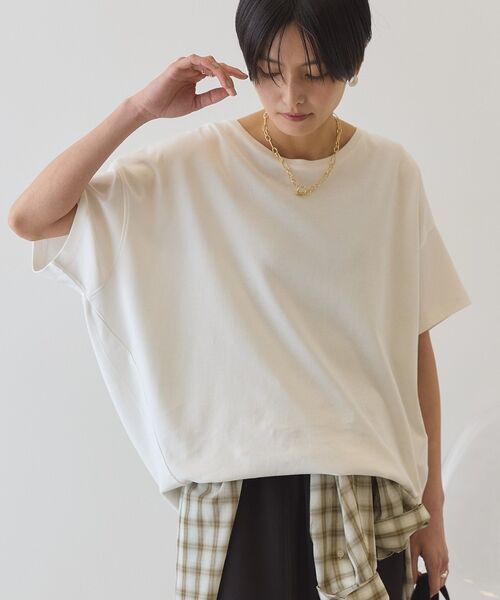 AMERICAN HOLIC(アメリカンホリック)の「【接触冷感+UVカット】半袖コクーンカットプルオーバー(Tシャツ/カットソー・レディース・ブラック/オフホワイト/イエロー/ネイビー/ブルーグリーン/グレイッシュベージュ/ピンク/モカ/ブルー/オレンジ/ブラウン/チャコールグレー・M/L)」の17枚目の写真
