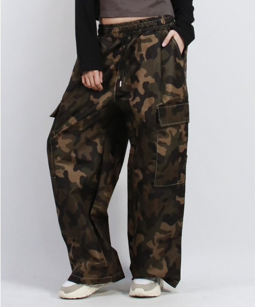 DEMARC(ドゥマーク)の「Real Street Color Stitch Wide Cargo Track Pants Camouflage(スウェットパンツ・レディース・デザートカモ・LARGE/MEDIUM)」の9枚目の写真