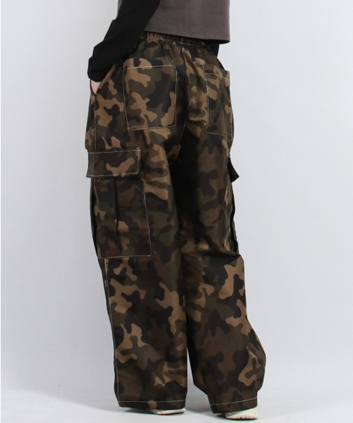 DEMARC(ドゥマーク)の「Real Street Color Stitch Wide Cargo Track Pants Camouflage(スウェットパンツ・レディース・デザートカモ・LARGE/MEDIUM)」の14枚目の写真