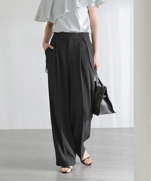 La TOTALITE（ラトータリテ）の「【洗える】2WAYリラクシーサスパンツ（スラックス・レディース・ブラック/ベージュ・38/36）」の6枚目の写真