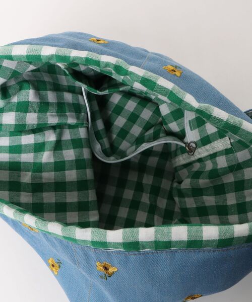 VIBGYOR(ヴィブジョー)の「Mignonjour/フラワー チェリー刺繍デニムトートバッグ M2901(トートバッグ・レディース・ライトブルー/ブルー/ブルー系その他/ブルー系1・FREE)」の14枚目の写真