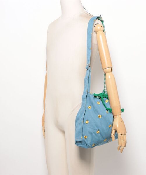 VIBGYOR(ヴィブジョー)の「Mignonjour/フラワー チェリー刺繍デニムトートバッグ M2901(トートバッグ・レディース・ライトブルー/ブルー/ブルー系その他/ブルー系1・FREE)」の10枚目の写真