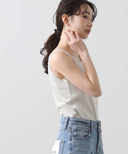 Gready Brilliant(グレディブリリアン)の「サテンドッキングタンク(タンクトップ・レディース・ライトベージュ/ネイビー/オフホワイト・38)」の11枚目の写真