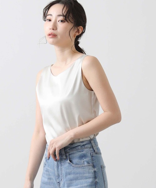 Gready Brilliant(グレディブリリアン)の「サテンドッキングタンク(タンクトップ・レディース・ライトベージュ/ネイビー/オフホワイト・38)」の13枚目の写真