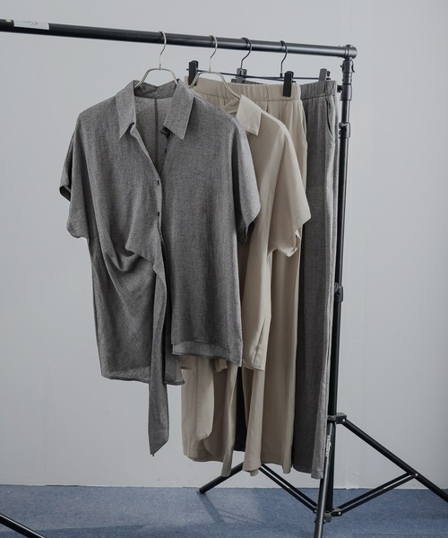 Ulysses(ユリシス)の「【セットアップ】半袖シャツ×ワイドパンツ(セットアップ・レディース・ベージュ/グレー・F)」の5枚目の写真