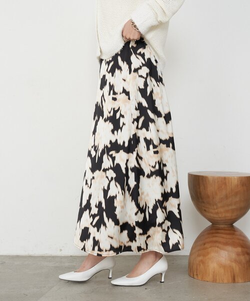 Jena espace merveilleux(ジェナ エスパスメルヴェイユ)の「ニュアンス花柄スカート(スカート・レディース・ブラック/ブラウン・FREE)」の8枚目の写真