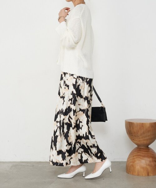 Jena espace merveilleux(ジェナ エスパスメルヴェイユ)の「ニュアンス花柄スカート(スカート・レディース・ブラック/ブラウン・FREE)」の14枚目の写真