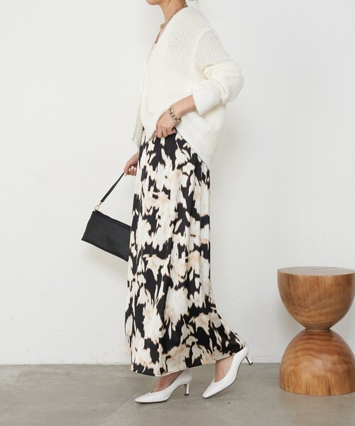 Jena espace merveilleux(ジェナ エスパスメルヴェイユ)の「ニュアンス花柄スカート(スカート・レディース・ブラック/ブラウン・FREE)」の15枚目の写真