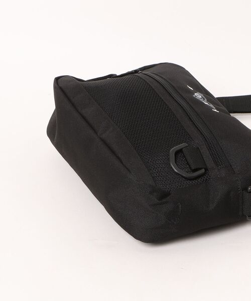 ROXY(ロキシー)の「ROXY ANYWHERE SHOULDER POUCH ショルダーポーチ バッグ 【2026年夏モデル】/ロキシー(ショルダーバッグ・レディース・ブラック/ベージュ・FREE)」の5枚目の写真