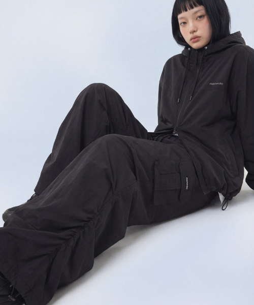 MASMARULEZ APPAREL（マスマルールズ アパレル）の「[SET] Essential Two Way Light Windbreaker Set-Up_Black（ナイロンジャケット・レディース・ブラック・ONE SIZE）」の3枚目の写真
