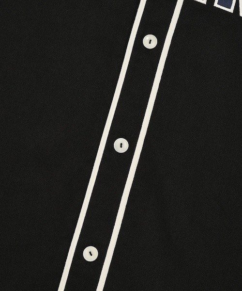 COVERNAT（カバーナット）の「[SOOBIN着用] ARCH LOGO BASEBALL HALF SHIRT（シャツ/ブラウス・メンズ・アイボリー/ブラック・X-LARGE/LARGE/MEDIUM/SMALL）」の20枚目の写真