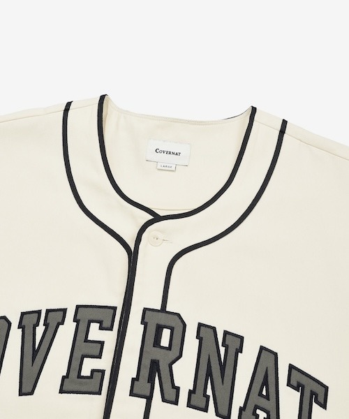 COVERNAT（カバーナット）の「[SOOBIN着用] ARCH LOGO BASEBALL HALF SHIRT（シャツ/ブラウス・メンズ・アイボリー/ブラック・X-LARGE/LARGE/MEDIUM/SMALL）」の9枚目の写真