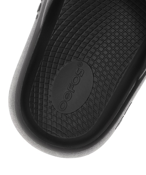 OOFOS(ウーフォス)の「OOahh+ 2001110050261(サンダル・メンズ・ブラック・27cm/28cm/26cm)」の6枚目の写真