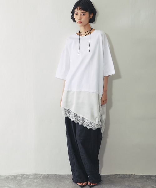 ANOTHER S(アナザーエス)の「裾サテンレース ドッキング オーバーTシャツ チュニック(Tシャツ/カットソー・レディース・ブラック/ホワイト・FREE)」の11枚目の写真