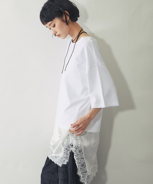 ANOTHER S(アナザーエス)の「裾サテンレース ドッキング オーバーTシャツ チュニック(Tシャツ/カットソー・レディース・ブラック/ホワイト・FREE)」の15枚目の写真